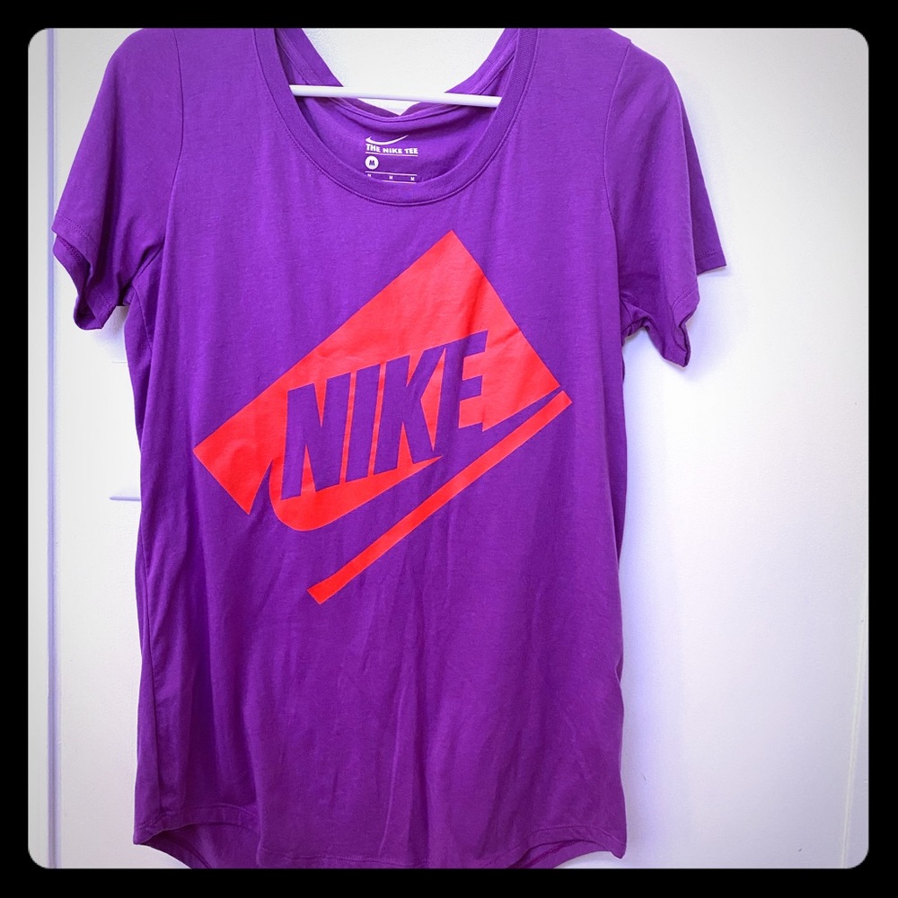 Nike tee shirt size Medium
